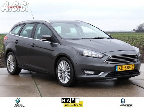 Ford Focus - 1.5 TDCi AUTOMAAT Navi Trekhaak ECC PDC - 1