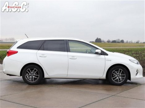 Toyota Auris - 1.8 Hybrid AUTOMAAT Xenon Panodak Navi - 1