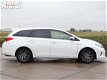 Toyota Auris - 1.8 Hybrid AUTOMAAT Xenon Panodak Navi - 1 - Thumbnail