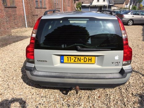 Volvo V70 - 2.4 Comfort Line - 1