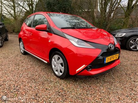 Toyota Aygo - 1.0 VVT-i x-play - 1