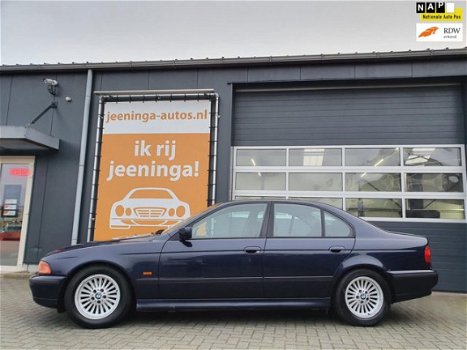 BMW 5-serie - 530d Executive met Climate & Cruise control, PDC, TREKHAAK, etc - 1