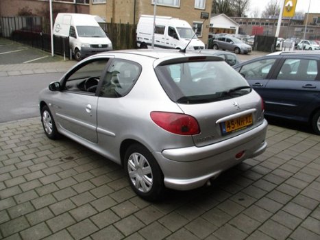 Peugeot 206 - 1.4 Quiksilver - 1