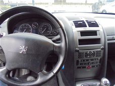 Peugeot 407 - 1.8-16V XR Pack