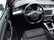 Volkswagen Passat Variant - 1.6 TDI Comfortline | 110PK | Navi | Clima | Parkeer hulp - 1 - Thumbnail