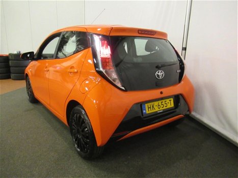 Toyota Aygo - 5drs. 1.0VVT-i X-Clusiv (Camera/Led/Tel.) - 1