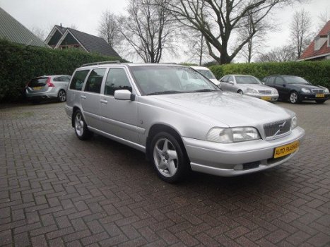 Volvo V70 - 2.0T 180pk. Classic Youngtimer 118.765km - 1