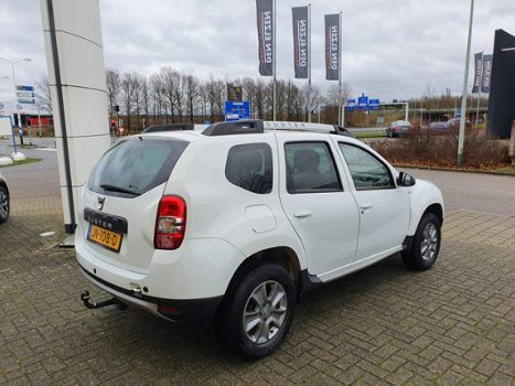 Dacia Duster - TCe 125 Lauréate | 1e eigenaar | Navigatie | Parkeersensoren | Trekhaak - 1