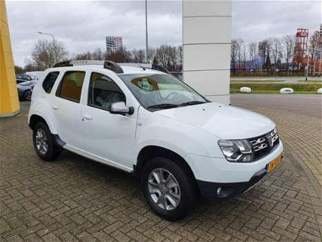 Dacia Duster - TCe 125 Lauréate | 1e eigenaar | Navigatie | Parkeersensoren | Trekhaak - 1