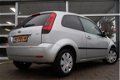 Ford Fiesta - 1.6 TDCi Ghia / Radio Cd / Airco / 2005 - 1 - Thumbnail