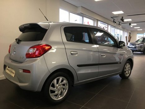 Mitsubishi Space Star - 1.0 Libelle Edition (Navigatie * Camera * Armsteun) Inclusief € 1.000, - voo - 1