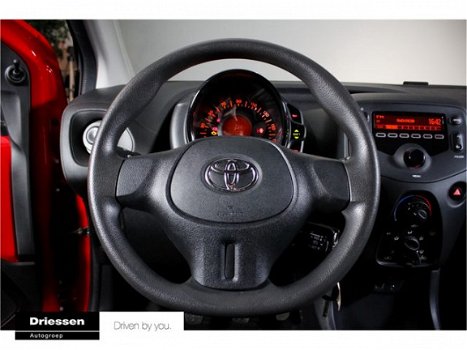 Toyota Aygo - 1.0 VVT-i x-now (Airco - Elektrische ramen) - 1