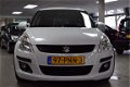 Suzuki Swift - 1.2 Exclusive Keyless Start /Entry Clima Sport Zeer mooie uitvoering - 1 - Thumbnail