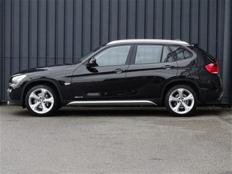 BMW X1 - sDrive18i Executive | Navi | Bluetooth | 18