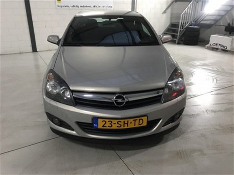 Opel Astra GTC - 1.6 Sport AIRCO / AUDIO / LMV / CV OP AFSTAND - 1