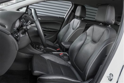 Opel Astra - 1.4 Innovation 150PK Achteruitrijcamera Verwarmde lederen comfortstoelen met massagefun - 1