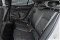 Opel Astra - 1.4 Innovation 150PK Achteruitrijcamera Verwarmde lederen comfortstoelen met massagefun - 1 - Thumbnail