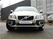 Volvo XC70 - D5 205pk Aut. Momentum/Trekhaak/Leder/Zeer netjes - 1 - Thumbnail