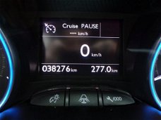 Peugeot 2008 - 1.2 VTi Allure / Navigatie /