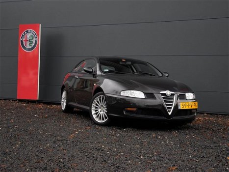 Alfa Romeo GT - 2.0 JTS Distinctive | 1e eigenaar | leder | Bose | - 1