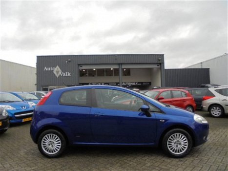 Fiat Grande Punto - 1.4 Dynamic Climate. Cruise. Elek. Pakket. APK 01-2021 - 1