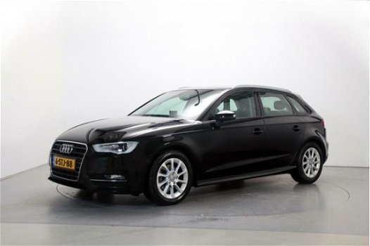 Audi A3 Sportback - 1.6 TDI ultra Edition Xenon Navigatie Pro Parkeersensoren Climate Control - 1