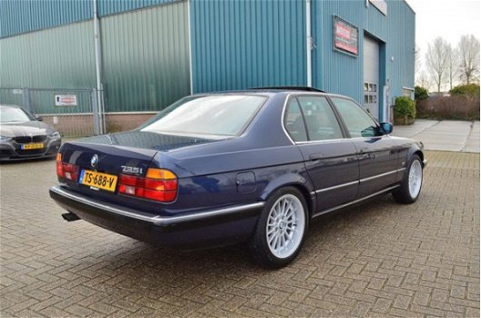 BMW 7-serie - 735I autom. E32 Youngtimer € 10, - p/mnd - 1