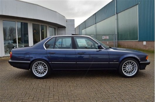 BMW 7-serie - 735I autom. E32 Youngtimer € 10, - p/mnd - 1