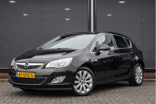 Opel Astra - 1.4 120Pk Cosmo Navi/PDC/Trekhaak - 1