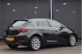 Opel Astra - 1.4 120Pk Cosmo Navi/PDC/Trekhaak - 1 - Thumbnail