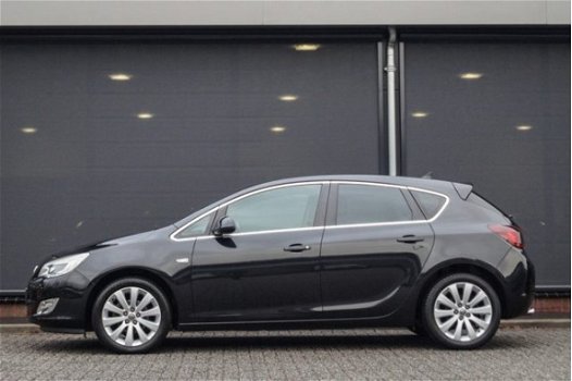 Opel Astra - 1.4 120Pk Cosmo Navi/PDC/Trekhaak - 1