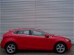 Volvo V40 - 1.6 D2 SUMMUM BNS PACK / 1e EIGENAAR - 1 - Thumbnail