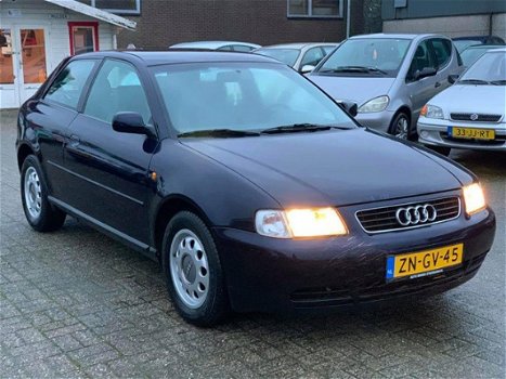 Audi A3 - 1.6 Attraction AUTOMAAT Peter Mulder JR Emmer-Compascuum - 1