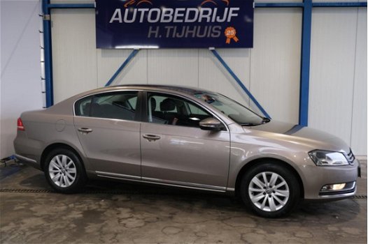 Volkswagen Passat - 1.4 TSI Comfortline BlueMotion - N.A.P. Airco, Cruise, Navi, PDC, Trekhaak - 1