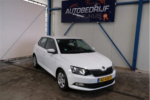 Skoda Fabia - 1.0 Style - Airco, Cruise, PDC, Trekhaak - 1