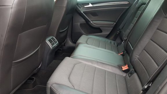 Volkswagen Golf Variant - 1.6 TDI R-Line Business Edition Connected NAVI/CRUISE/CLIMATIC/PDC/LMV - 1