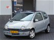 Renault Twingo - 1.2-16V Epicéa APK 11-2020 (bj2001) - 1 - Thumbnail