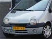 Renault Twingo - 1.2-16V Epicéa APK 11-2020 (bj2001) - 1 - Thumbnail