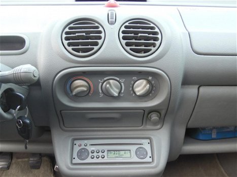 Renault Twingo - 1.2-16V Epicéa APK 11-2020 (bj2001) - 1