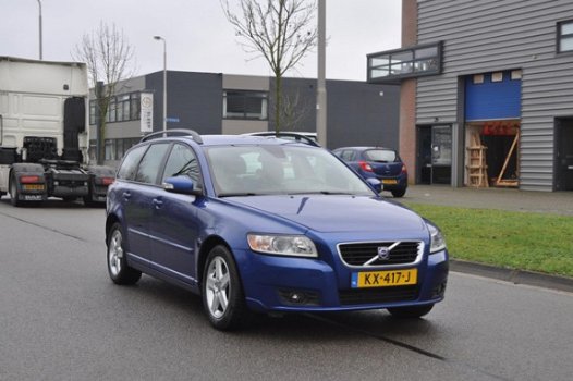 Volvo V50 - 2.0D Summum NAVIGATIE/STOELVERWARMING NETTE STAAT - 1