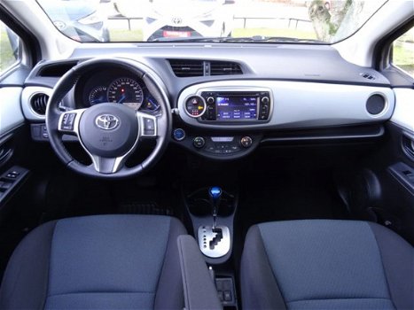 Toyota Yaris - 1.5 Full Hybrid Dynamic / Panoramadak / Navigatie / Parkeercamera / Climate Control / - 1