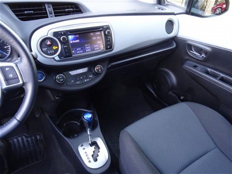 Toyota Yaris - 1.5 Full Hybrid Dynamic / Panoramadak / Navigatie / Parkeercamera / Climate Control / - 1