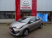 Toyota Yaris - 1.3 VVT-i Aspiration CVT-Automaat / Navigatie / Airco / Trekhaak / Lichtmetalen Velge - 1 - Thumbnail