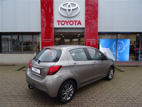 Toyota Yaris - 1.3 VVT-i Aspiration CVT-Automaat / Navigatie / Airco / Trekhaak / Lichtmetalen Velge - 1