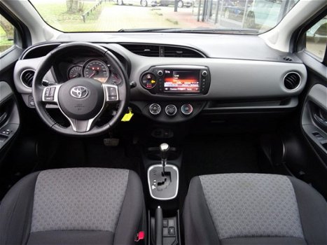 Toyota Yaris - 1.3 VVT-i Aspiration CVT-Automaat / Navigatie / Airco / Trekhaak / Lichtmetalen Velge - 1