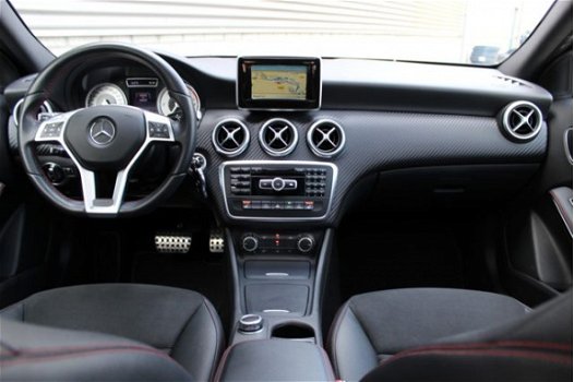 Mercedes-Benz A-klasse - A200 CDI Aut7 AMG Night-Pakket Navi Panoramadak Stoelverw. 2014 - 1