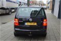 Volkswagen Touran - 1.9 TDI Business 5Drs I Airco I Sport velgen I Dealer onderhouden - 1 - Thumbnail