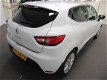 Renault Clio - 0.9 TCe Limited Navigatie, Achteruitrijcamera, Airco, Cruise controle, - 1 - Thumbnail
