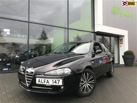 Alfa Romeo 147 - 1.6 T.Spark Progression Stoelverwarming * PDC * Sportstoelen - 1