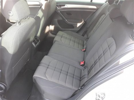 Volkswagen Golf - 1.0 TSI Business Edition Connected - 1